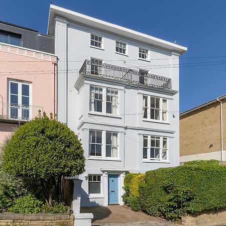 Cliffhanger 18 Castle Road Cowes  Buitenkant foto