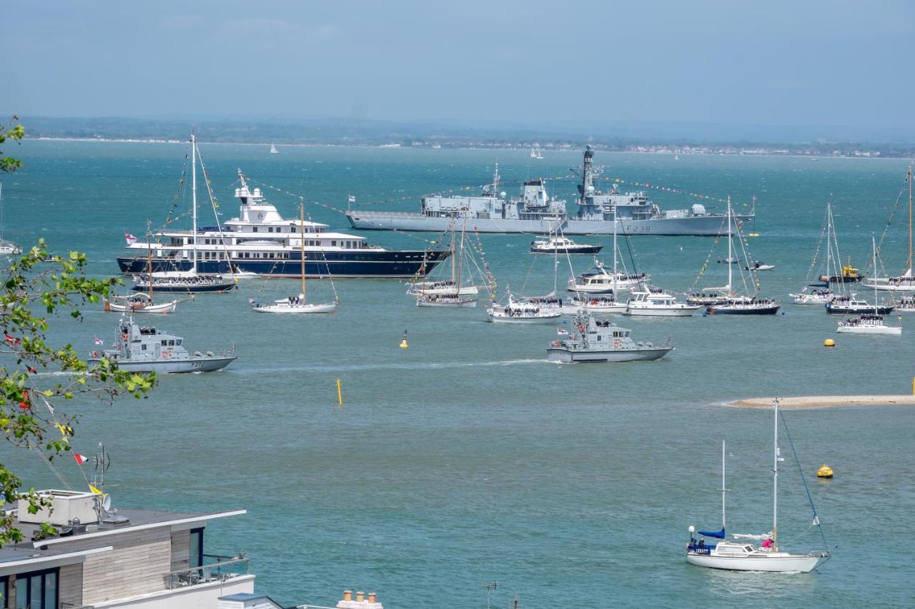 Cliffhanger 18 Castle Road Cowes  Buitenkant foto